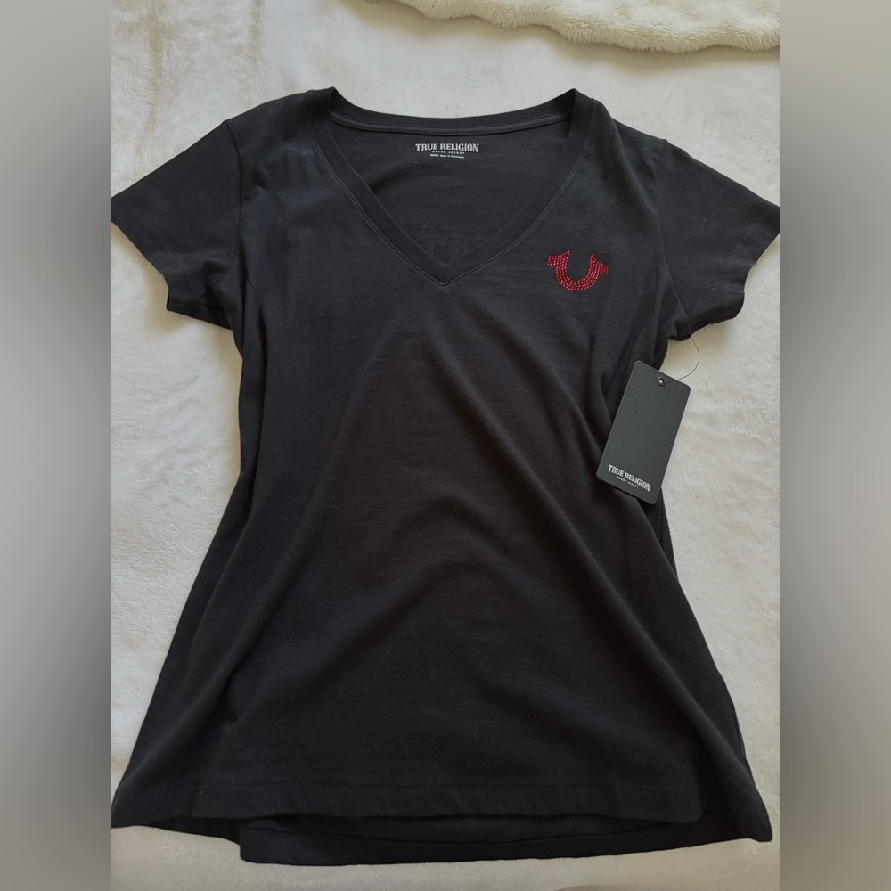 NWT true religion women shirt with red rhinestones design